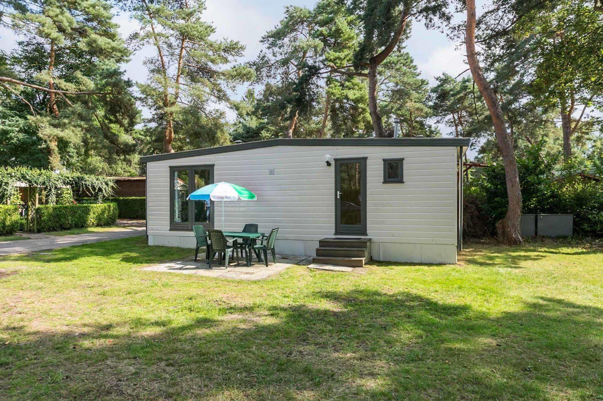 Отель Camping Blauwe Meer Nv Ломмель Экстерьер фото
