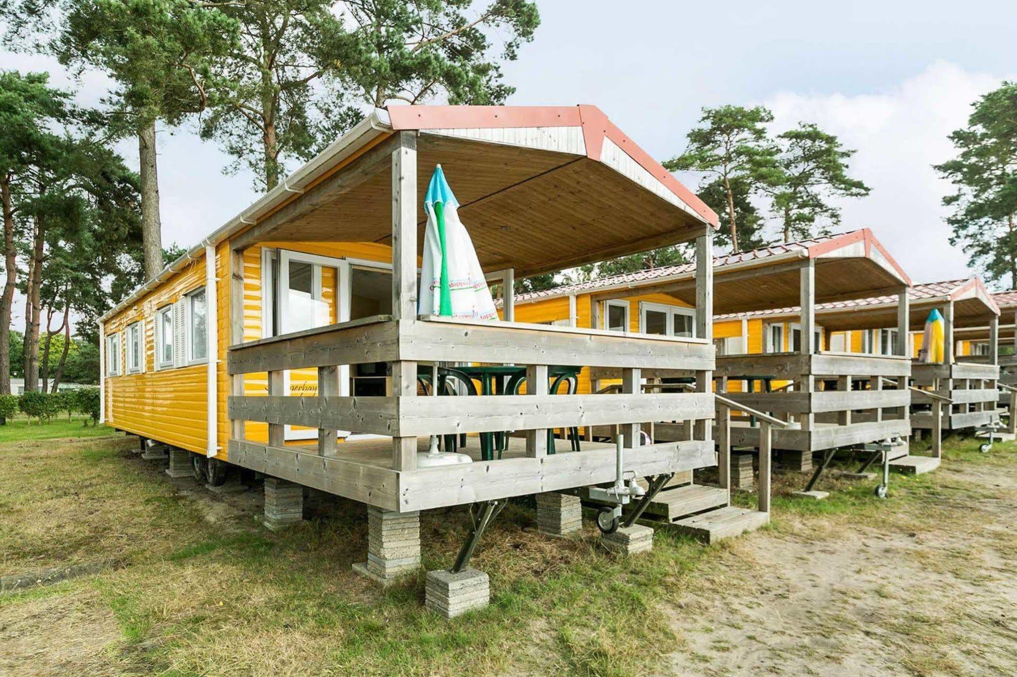 Отель Camping Blauwe Meer Nv Ломмель Экстерьер фото